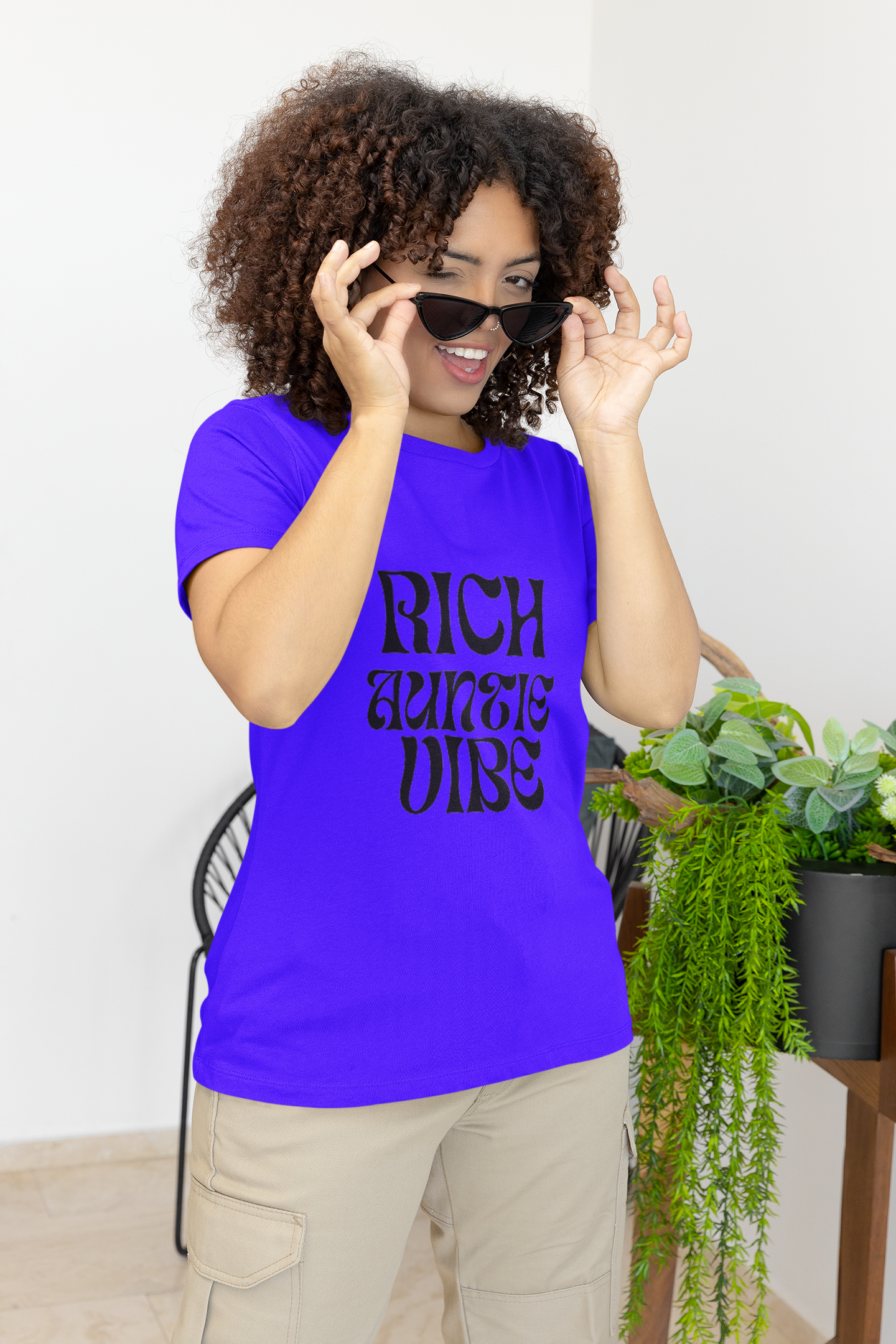 Unisex Graphic "Rich Auntie Vibe" Tee shirt