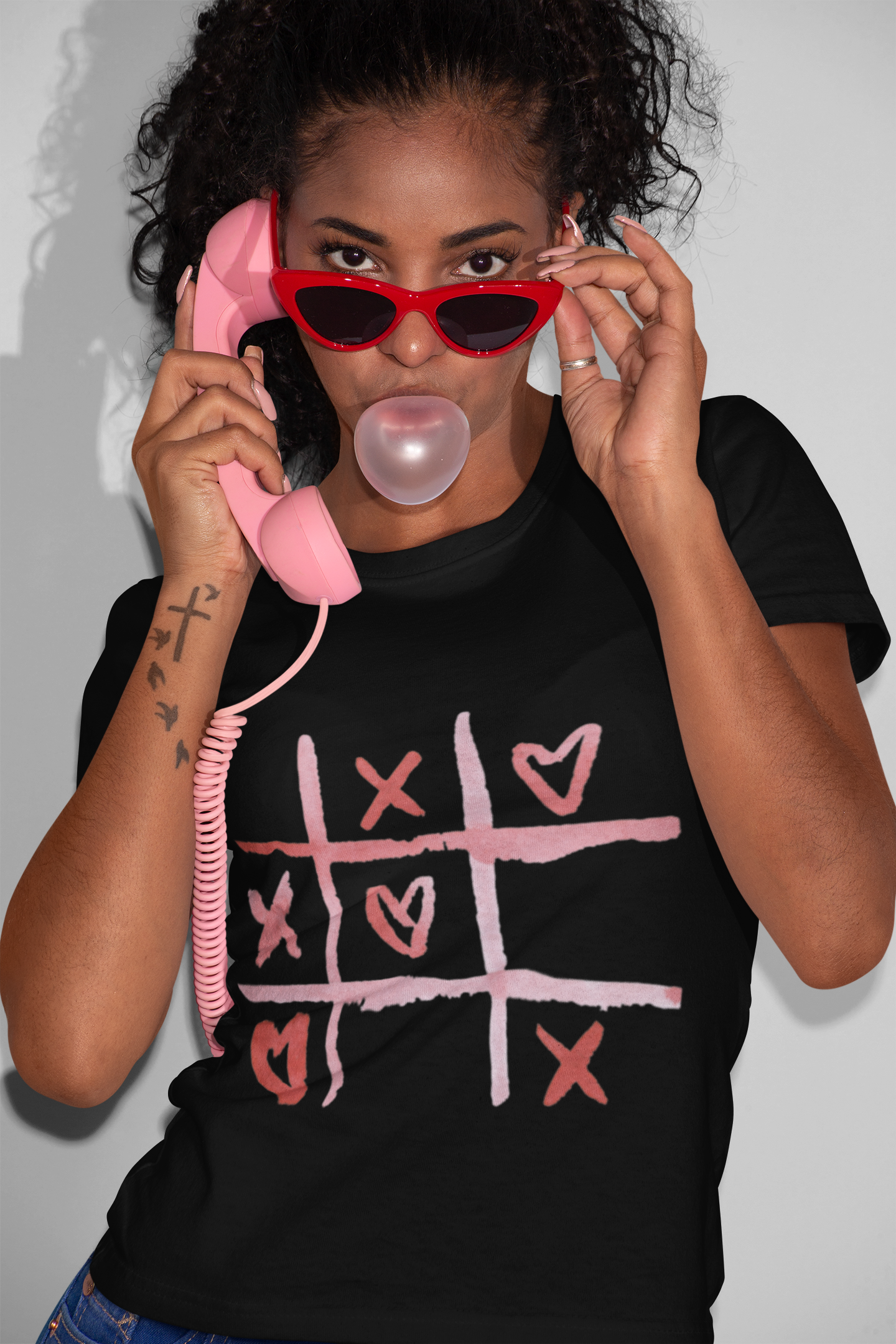 Unisex Graphic "XO Love" Tee shirt